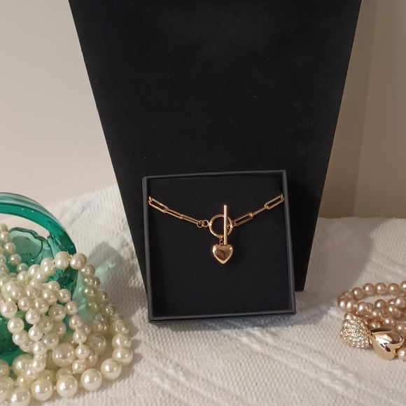 NEW 18K Gold Plated Chain Bracelet Heart Charm Toggle Clasp - Picture 7 of 12